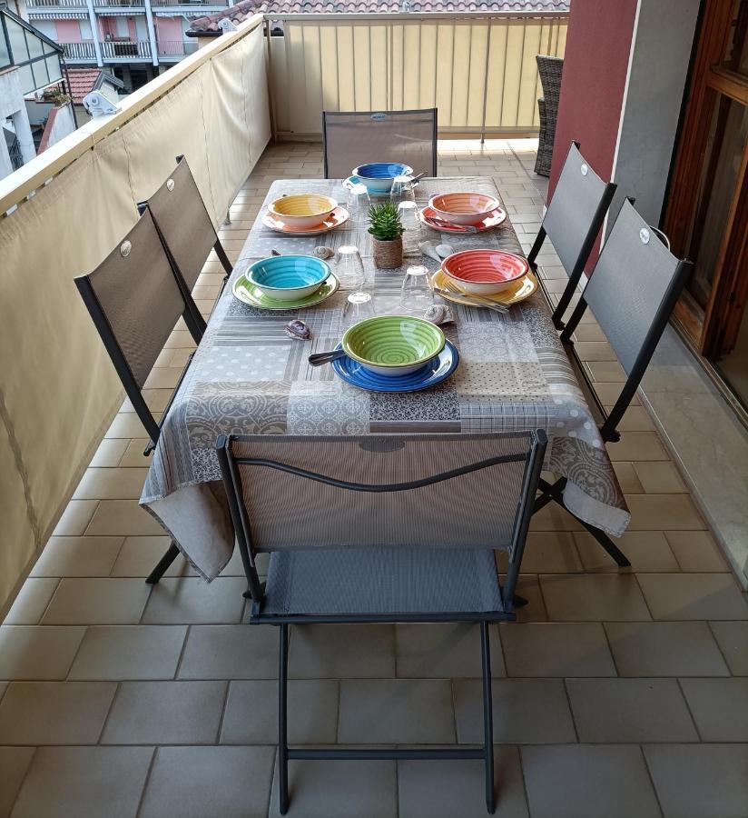 Casa A Un Passo Dal Mare Apartment Вентимиля Екстериор снимка